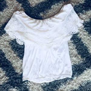 🌴Gianni Bini Off The Shoulder White Lace Top